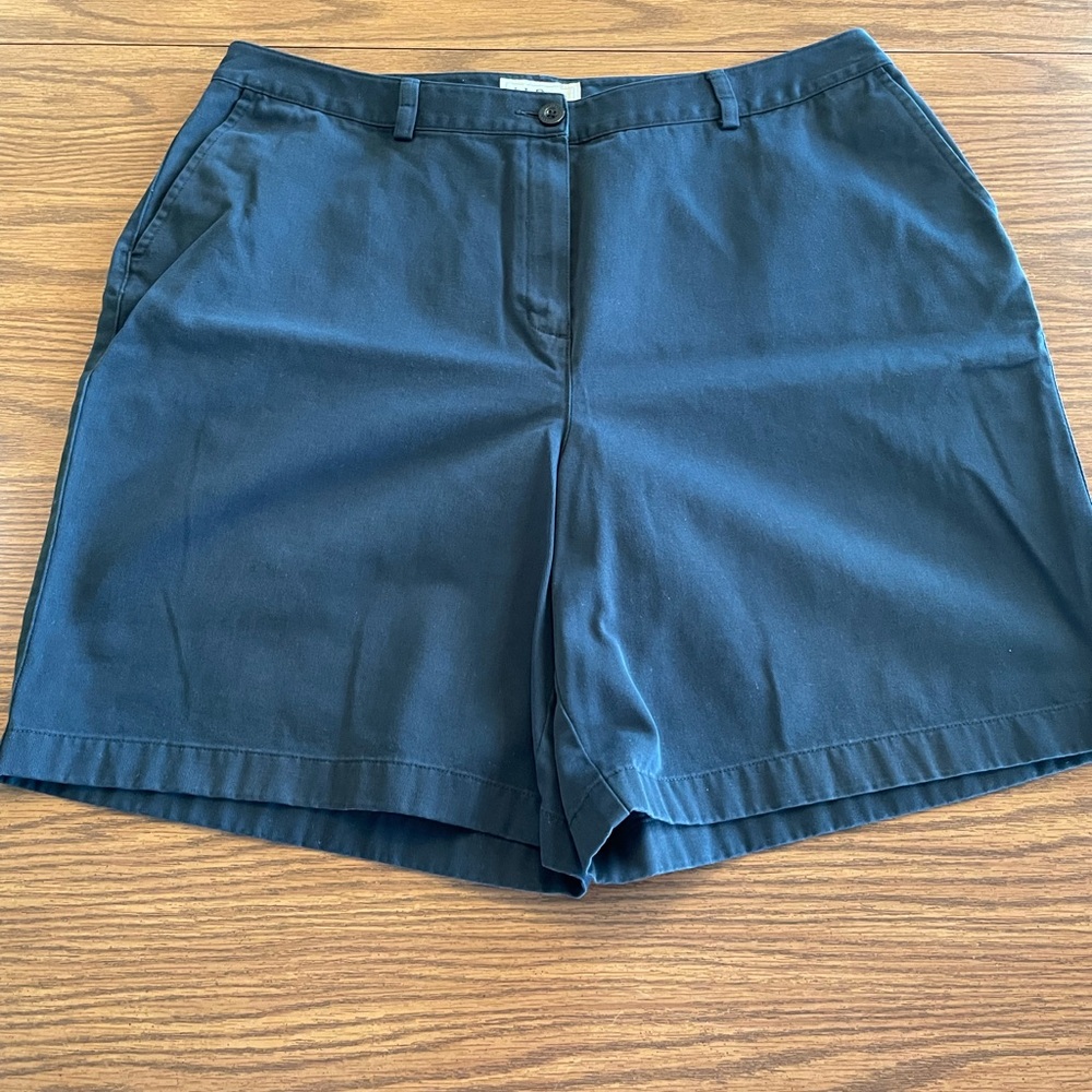 L.L. Bean Women's Black Casual Bermuda Shorts
